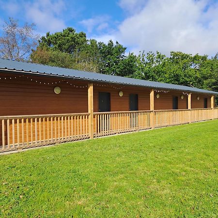 Celtic Minor Stables Hotel Суонзи Екстериор снимка