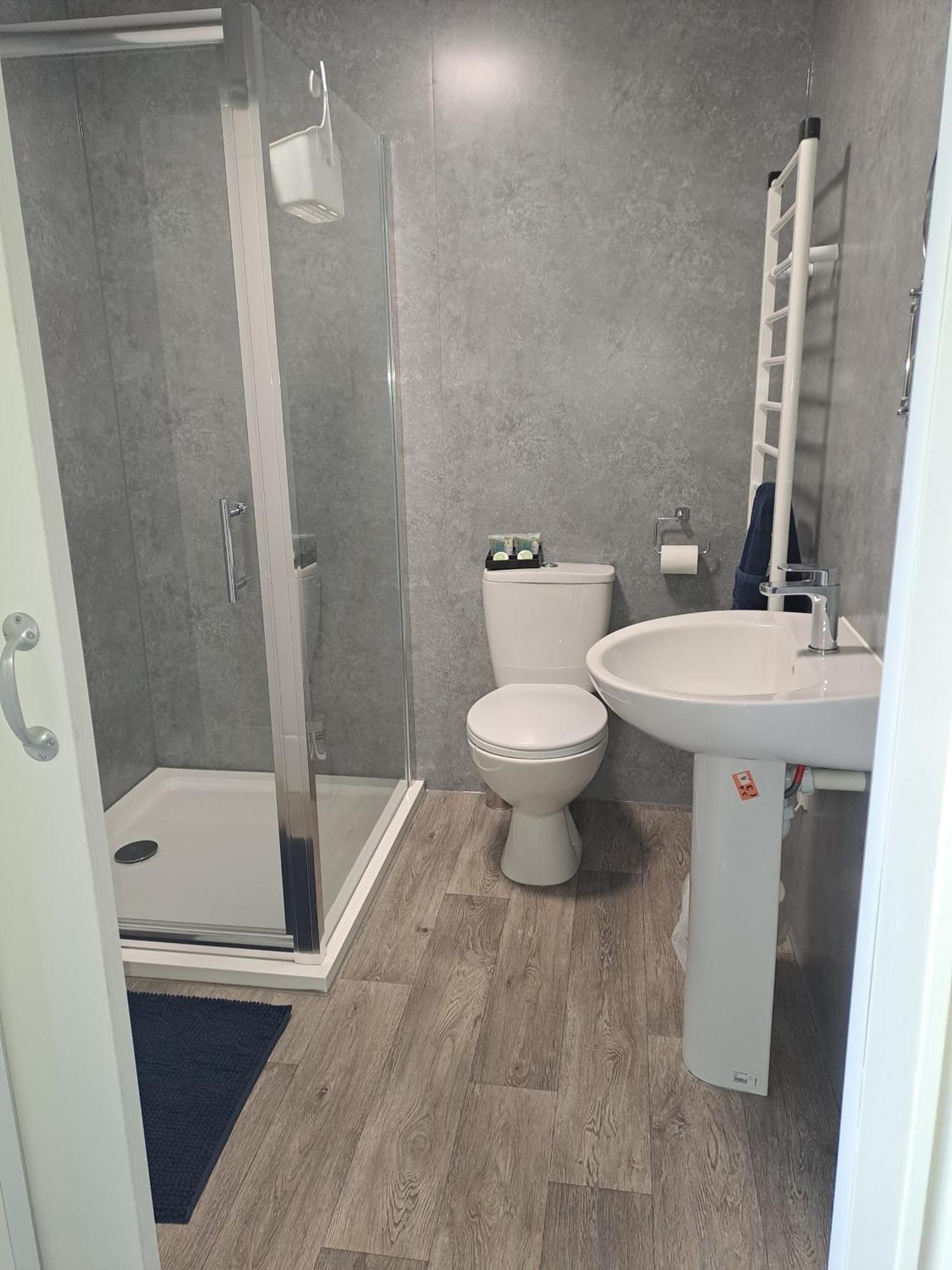Celtic Minor Stables Hotel Суонзи Екстериор снимка